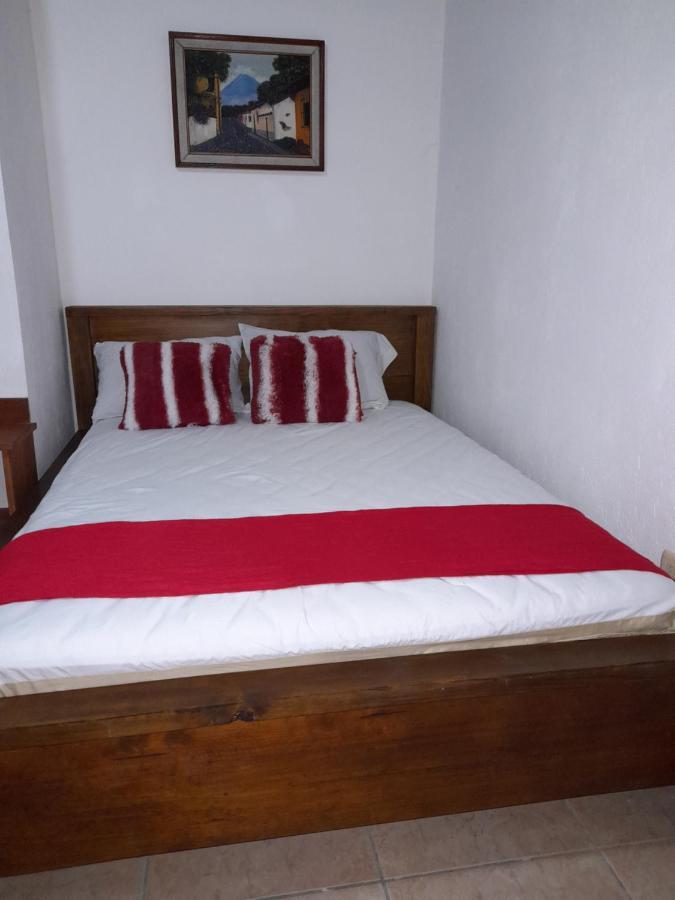 Hostal Blood Moon Rio Dulce Exterior photo